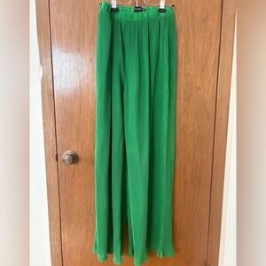 PrettyLittleThing Emerald Green Pleated Flowy Trousers
